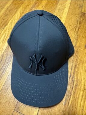 New York Yankees x Budweiser Black Hat Cap MLB Baseball NY Promotional
